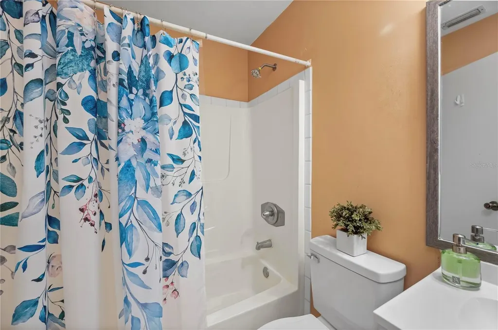 1006 NE 2nd Avenue Cape Coral FL 33909