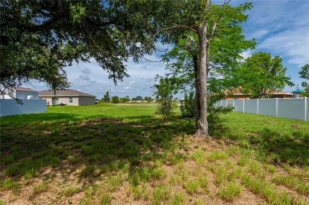 1006 NE 2nd Avenue Cape Coral FL 33909