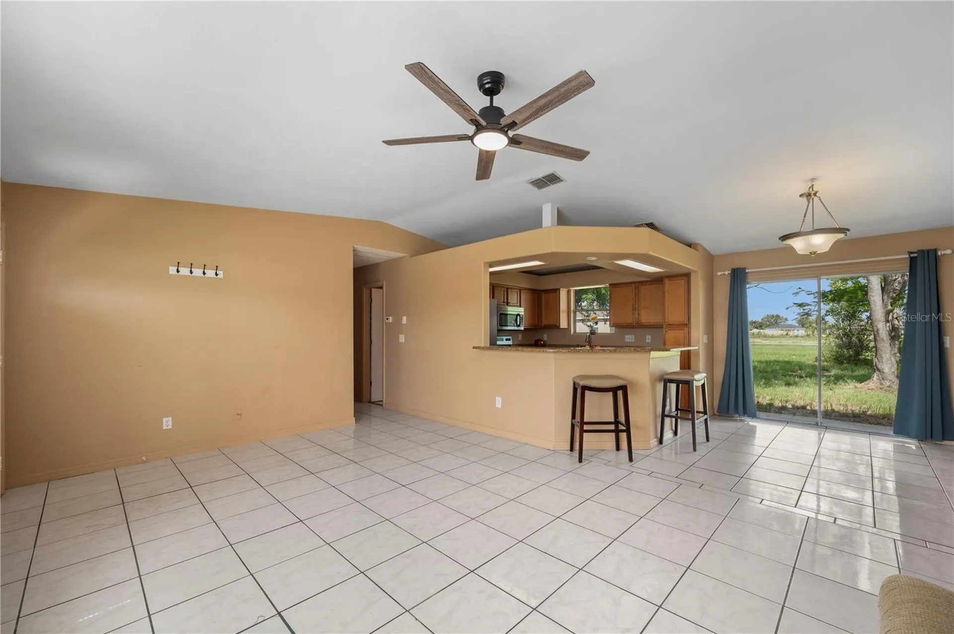 1006 NE 2nd Avenue Cape Coral FL 33909
