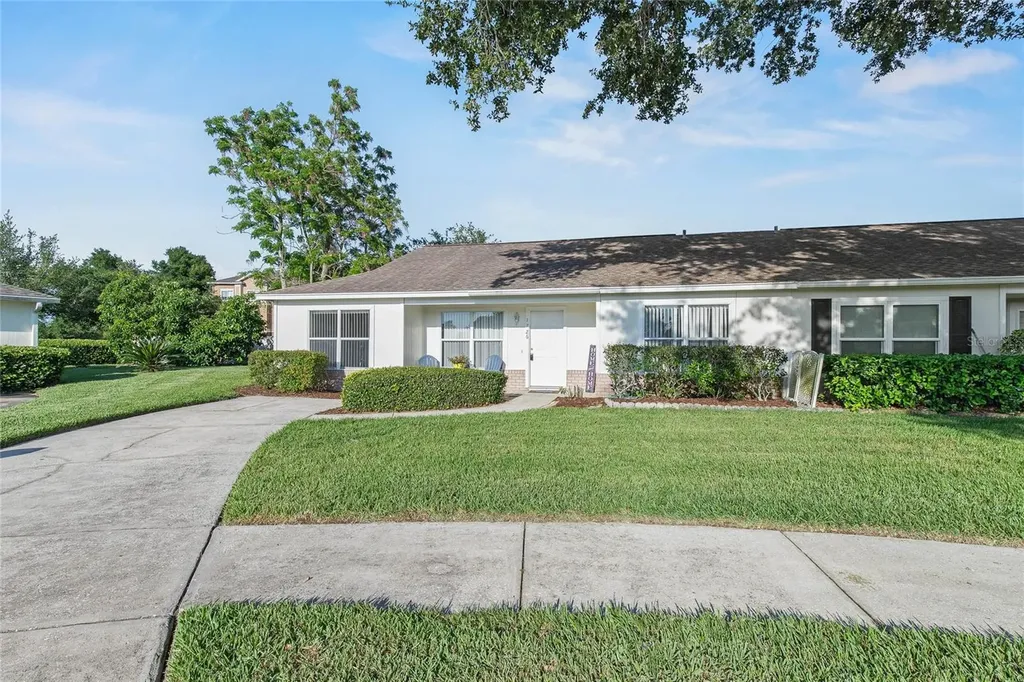 1726 Tropical Court Tavares FL 32778