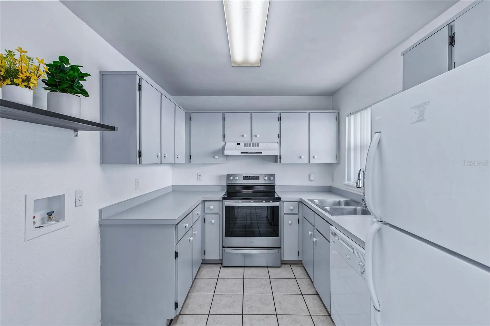 1726 Tropical Court Tavares FL 32778