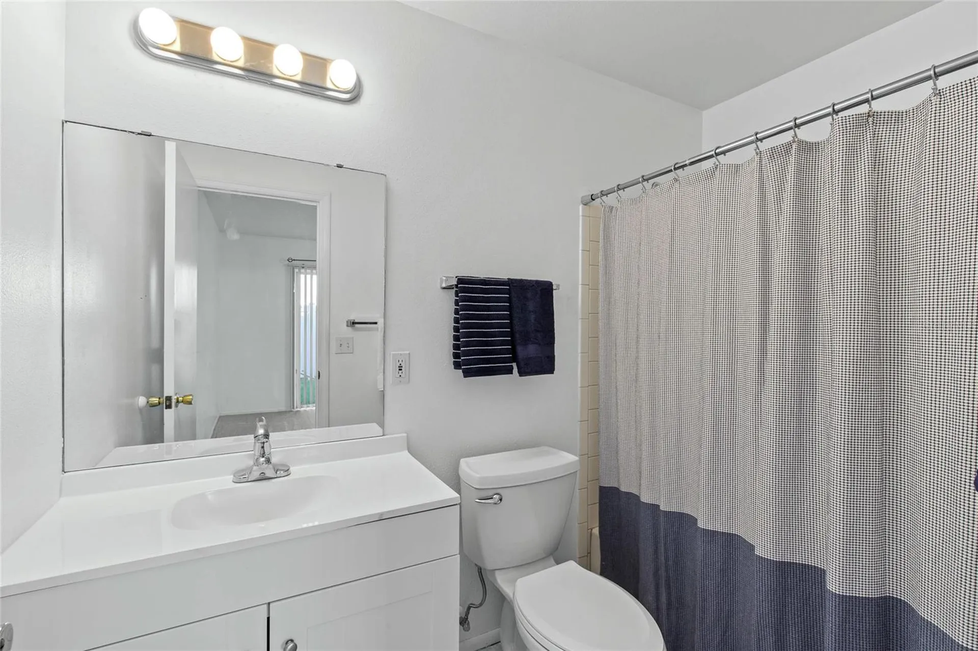 1726 Tropical Court Tavares FL 32778