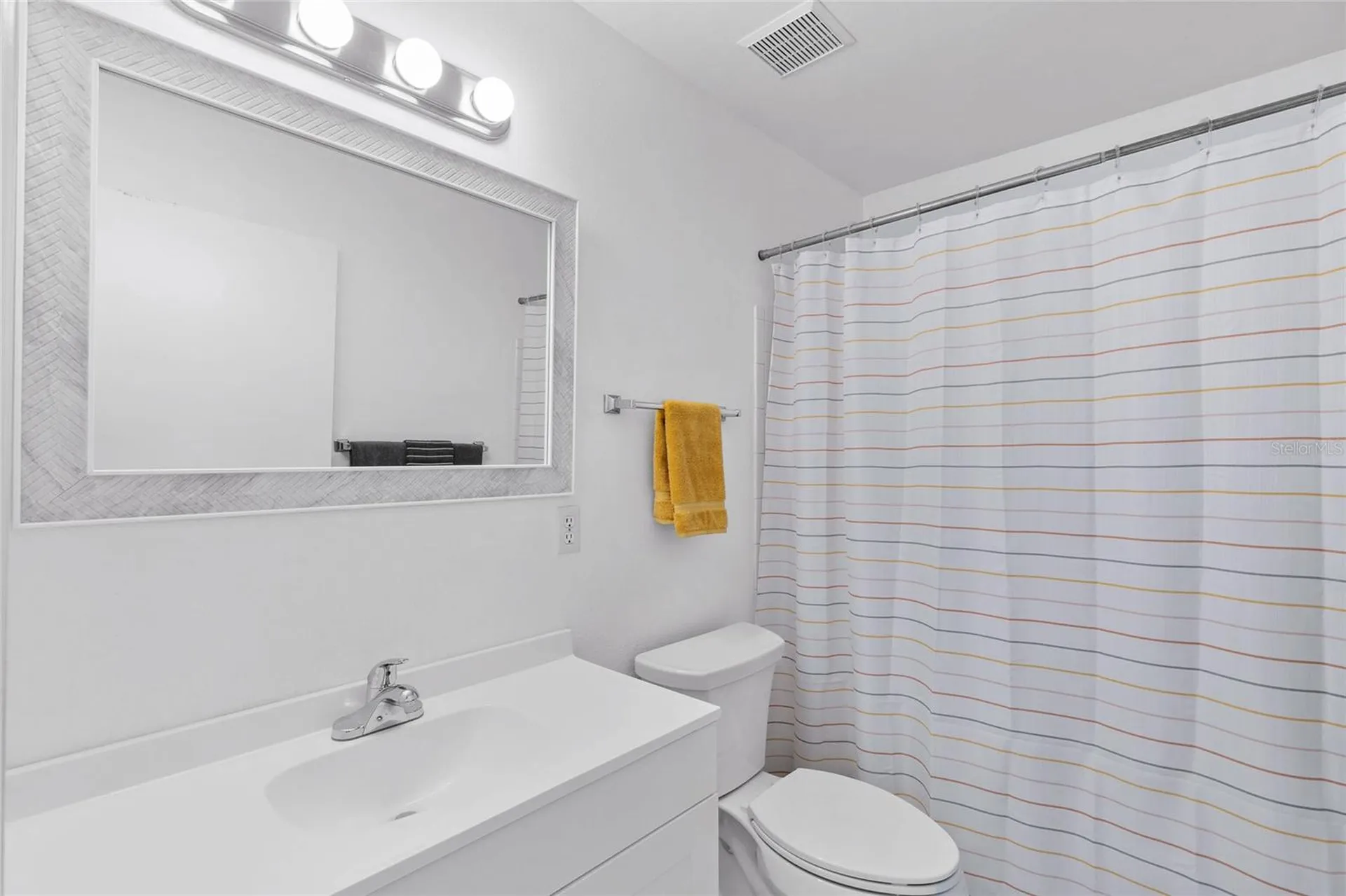 1726 Tropical Court Tavares FL 32778