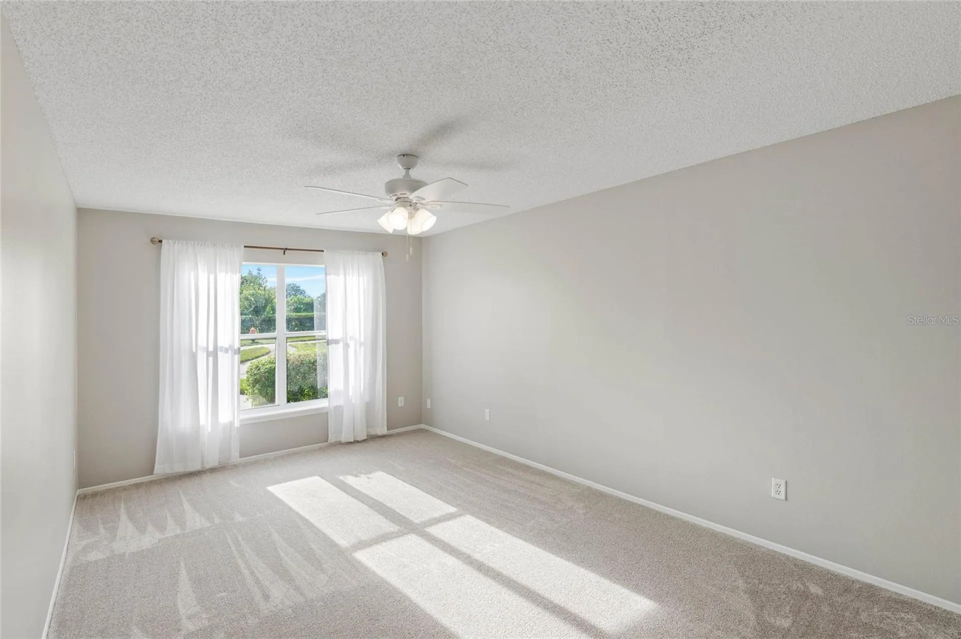 1726 Tropical Court Tavares FL 32778