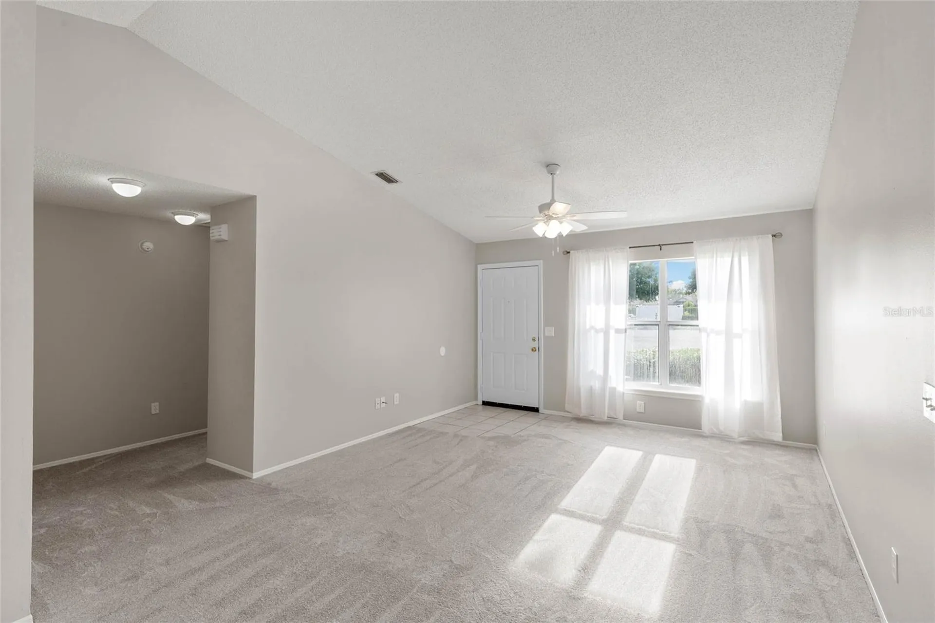 1726 Tropical Court Tavares FL 32778