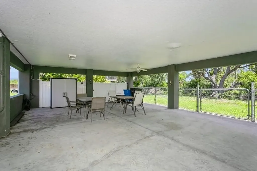 9107 Brunswick Lane Tampa FL 33615