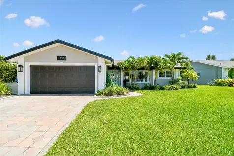 1432 50th Avenue NE St Petersburg FL 33703