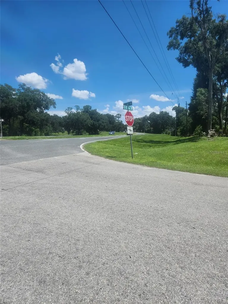Corner SE 142nd Place & S Us Hwy-301 Summerfield FL 34491