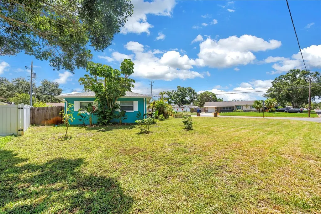 6195 28th Avenue N St Petersburg FL 33710
