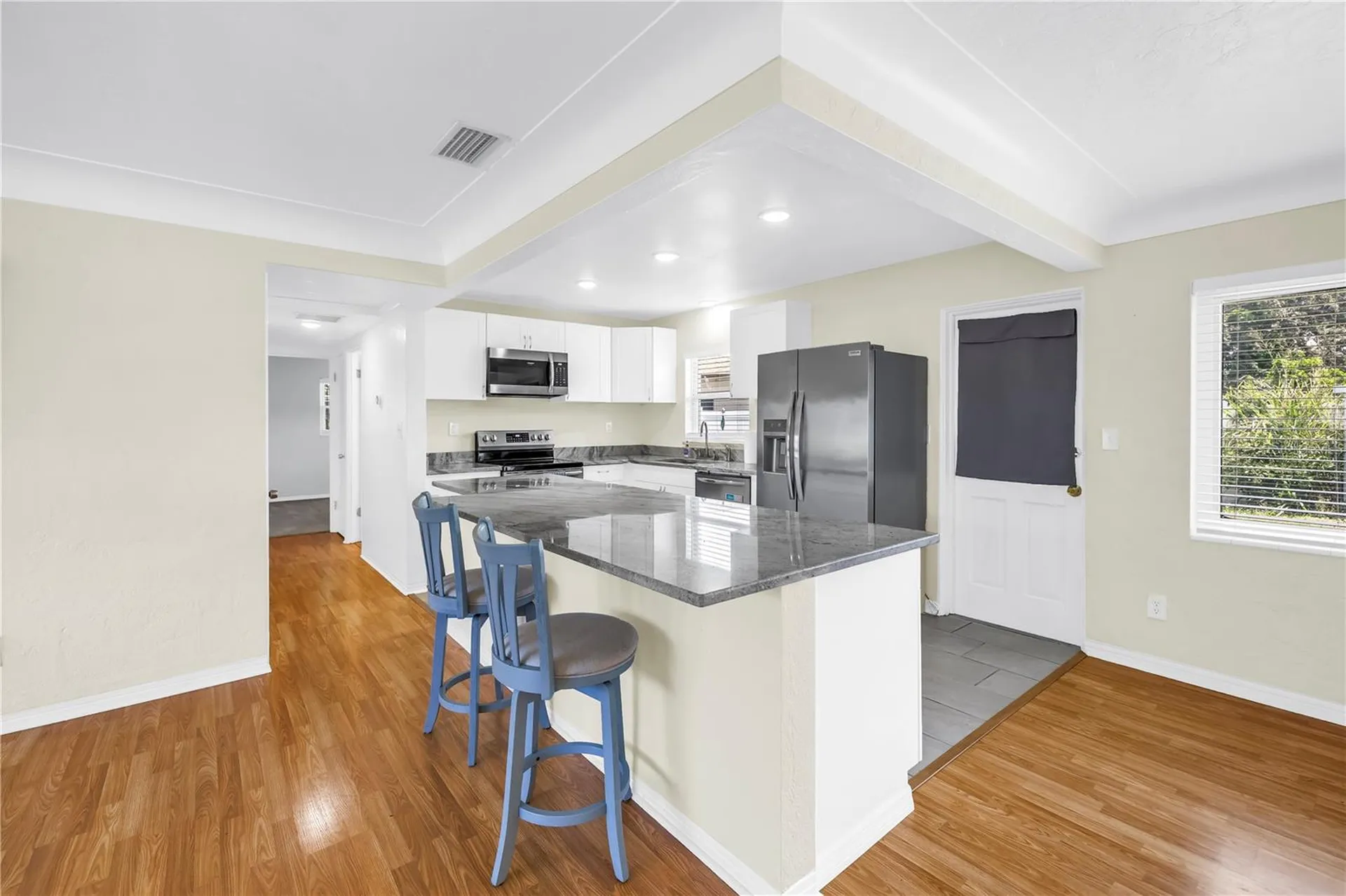 6195 28th Avenue N St Petersburg FL 33710