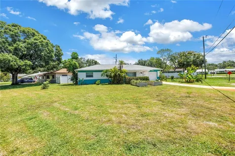6195 28th Avenue N St Petersburg FL 33710
