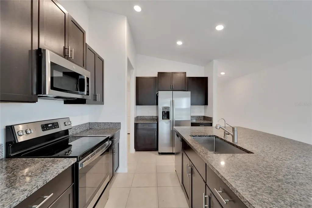 3186 Oyster Cove Street Wimauma FL 33598