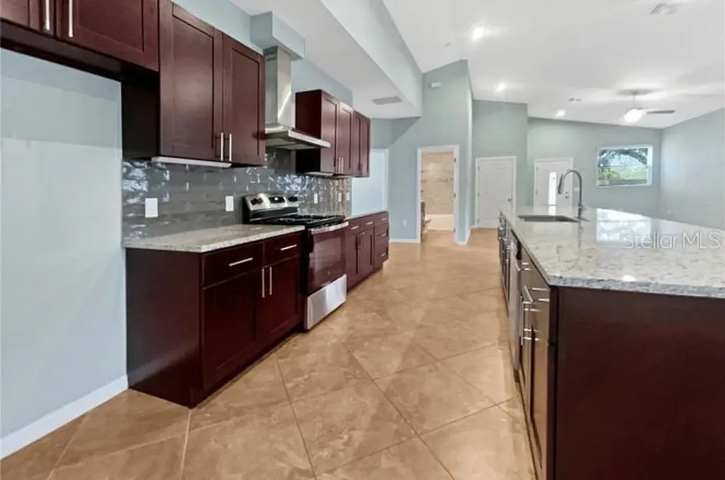 2950 N North Oriente Avenue Avenue N Sarasota FL 34235
