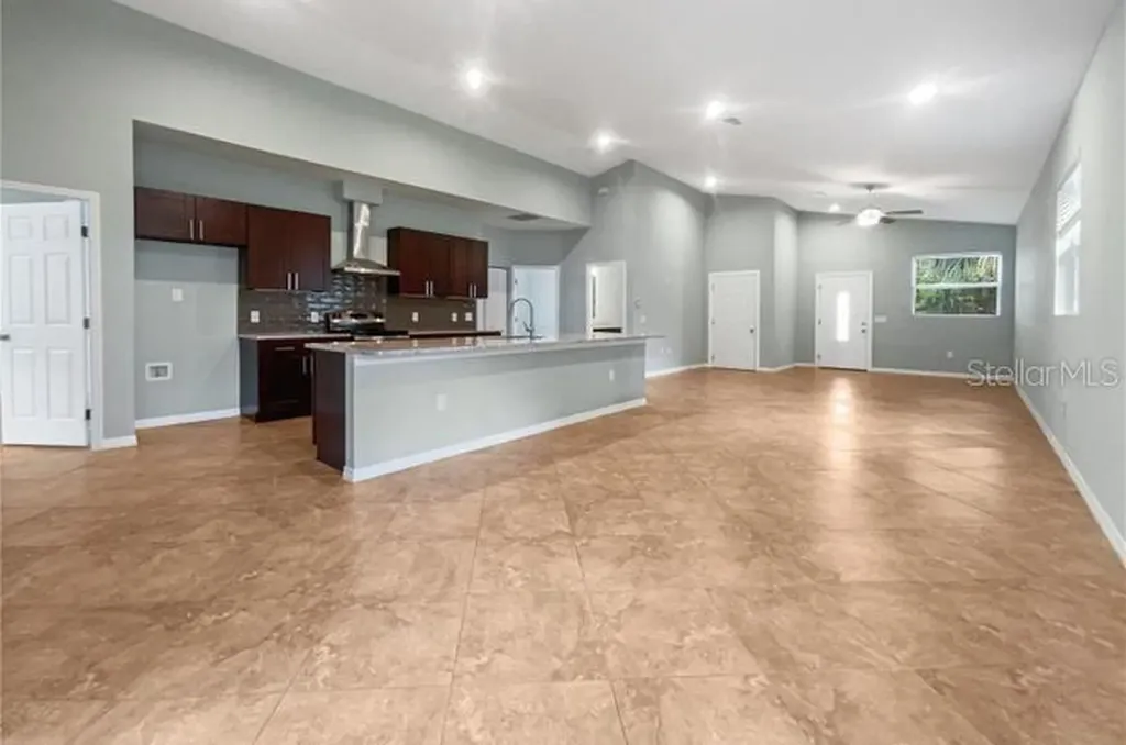 2950 N North Oriente Avenue Avenue N Sarasota FL 34235