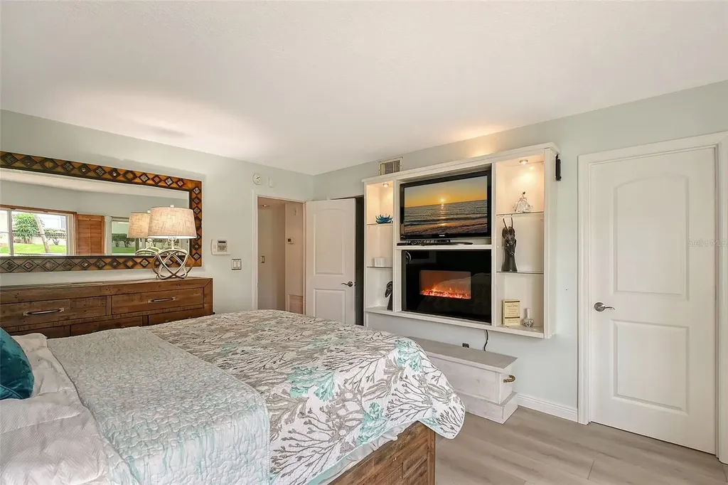 1300 N Portofino Drive Sarasota FL 34242