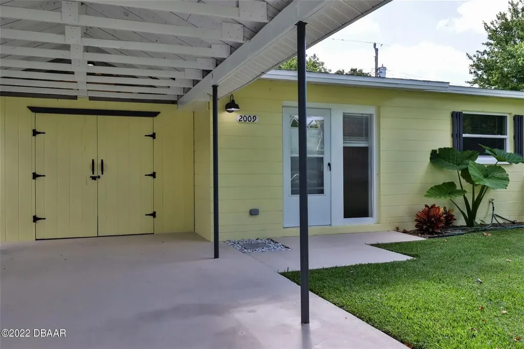 2009 Brian Avenue South Daytona FL 32119