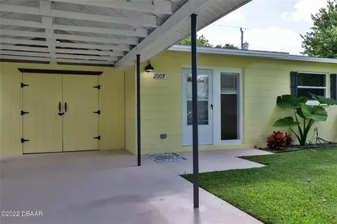 2009 Brian Avenue South Daytona FL 32119