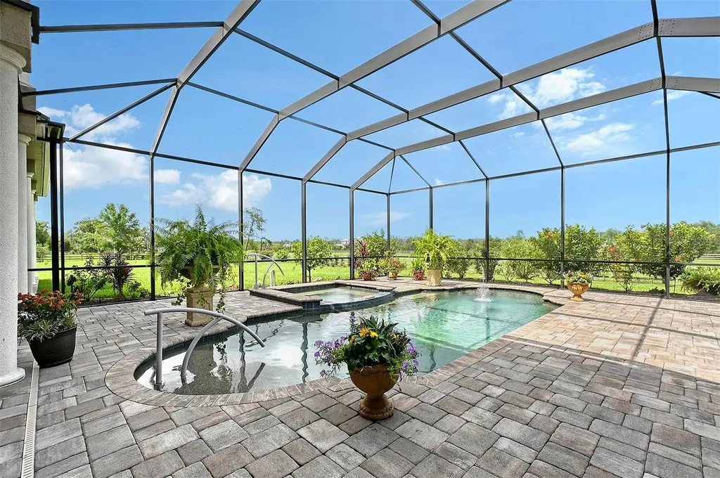 520 Rye Road NE Bradenton FL 34212