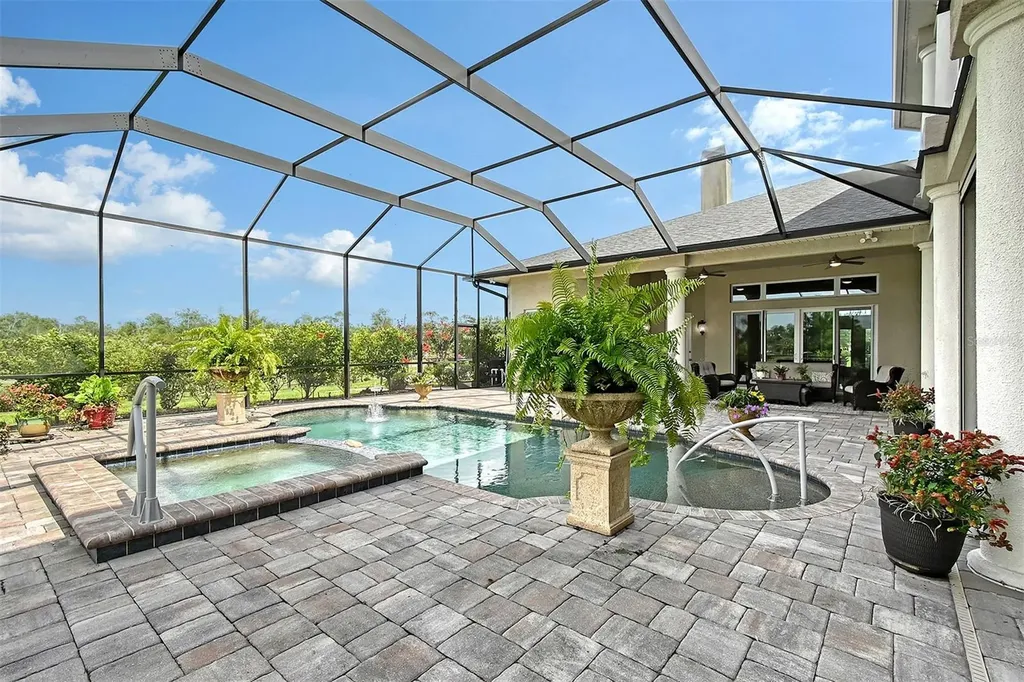 520 Rye Road NE Bradenton FL 34212