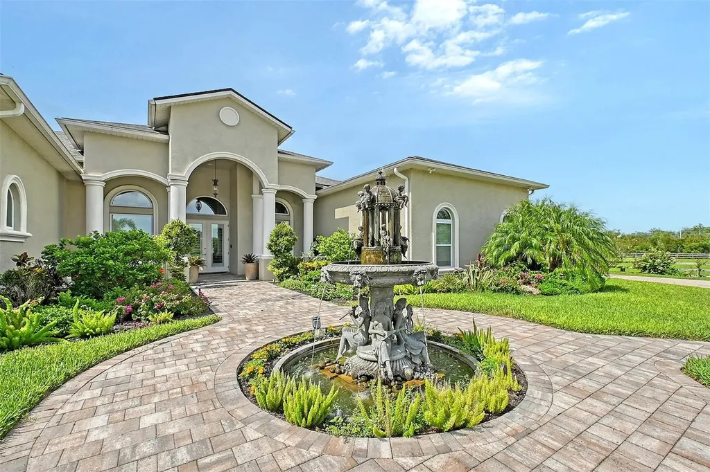 520 Rye Road NE Bradenton FL 34212