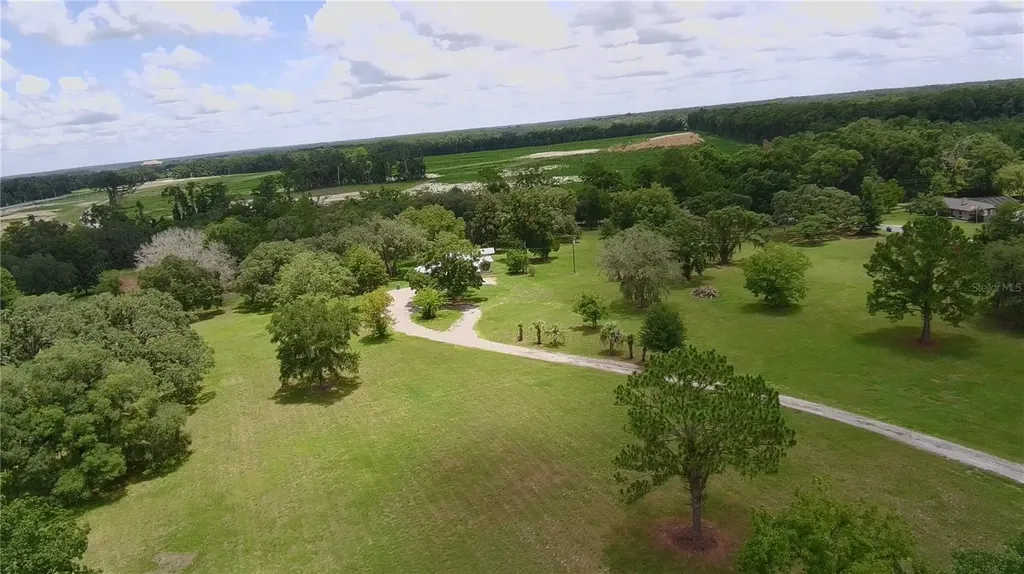 24206 Doc Karelas Drive Newberry FL 32669