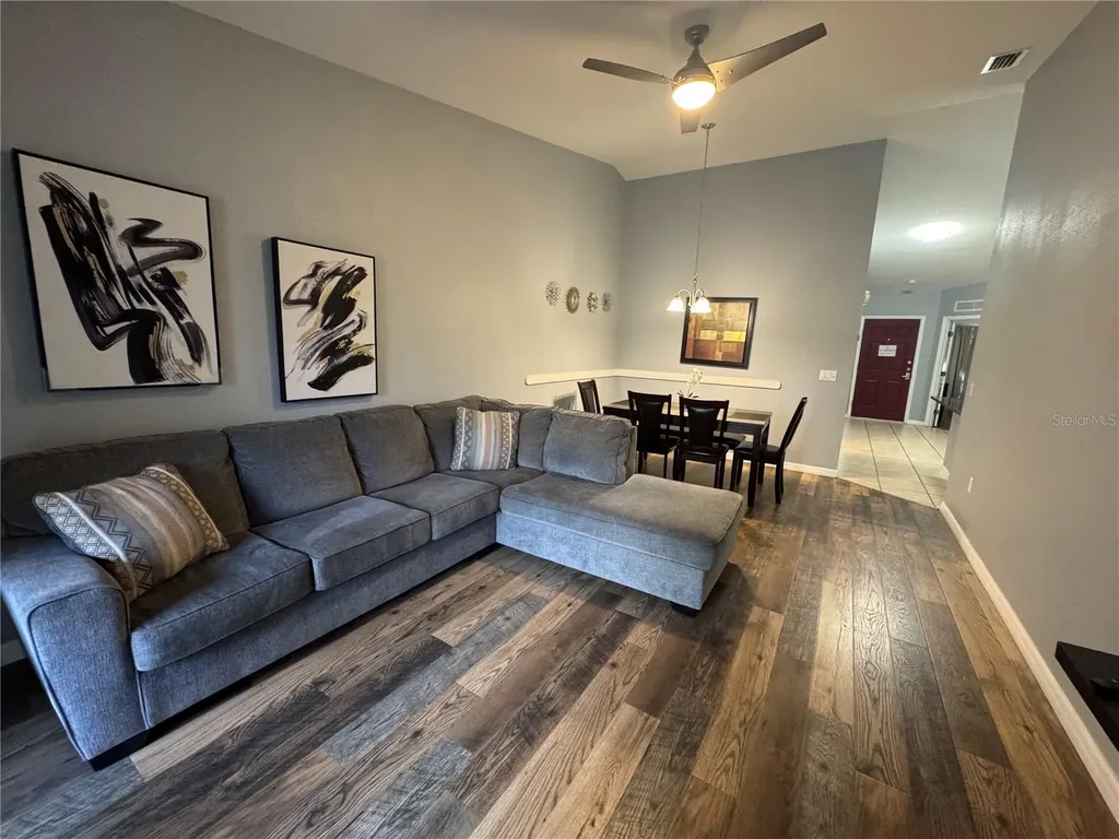 2802 Club Cortile Circle Kissimmee FL 34746