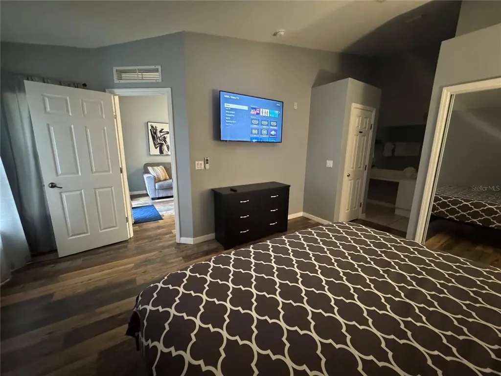 2802 Club Cortile Circle Kissimmee FL 34746