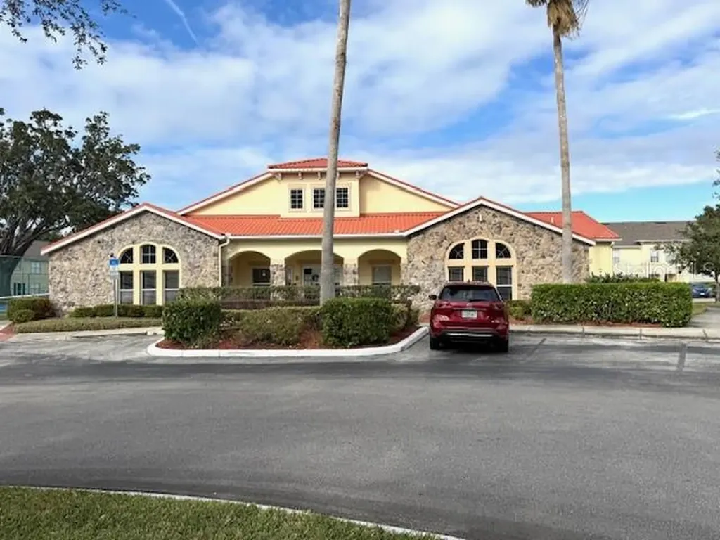 2802 Club Cortile Circle Kissimmee FL 34746
