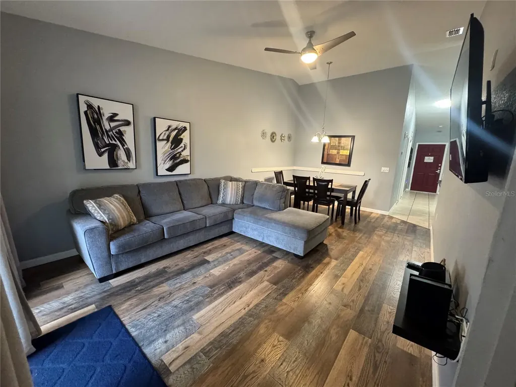 2802 Club Cortile Circle Kissimmee FL 34746
