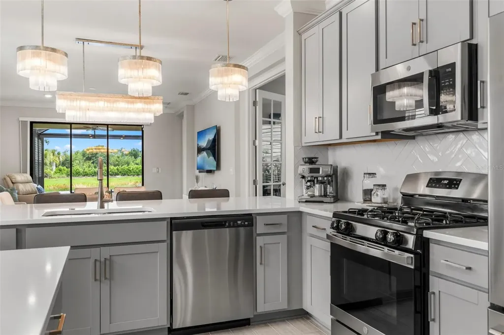 9012 Tequila Sunrise Drive Sarasota FL 34241