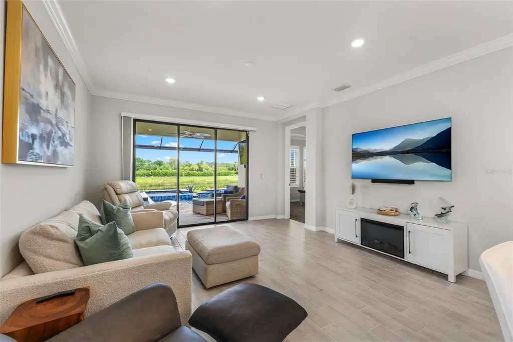 9012 Tequila Sunrise Drive Sarasota FL 34241