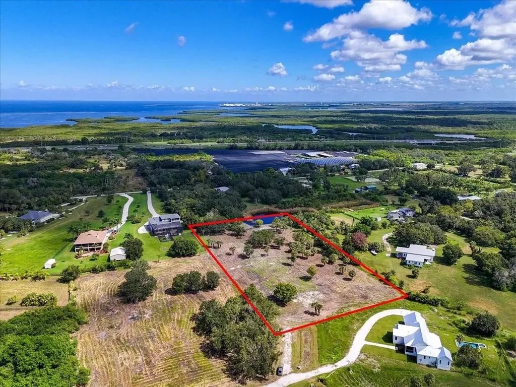 107 Tillett Place Terra Ceia FL 34250