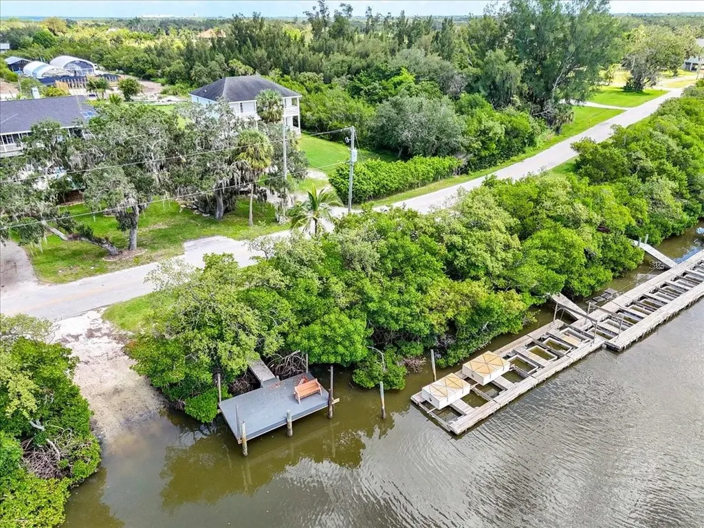 107 Tillett Place Terra Ceia FL 34250