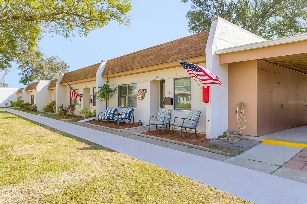 1371 Mission Hills Boulevard Clearwater FL 33759