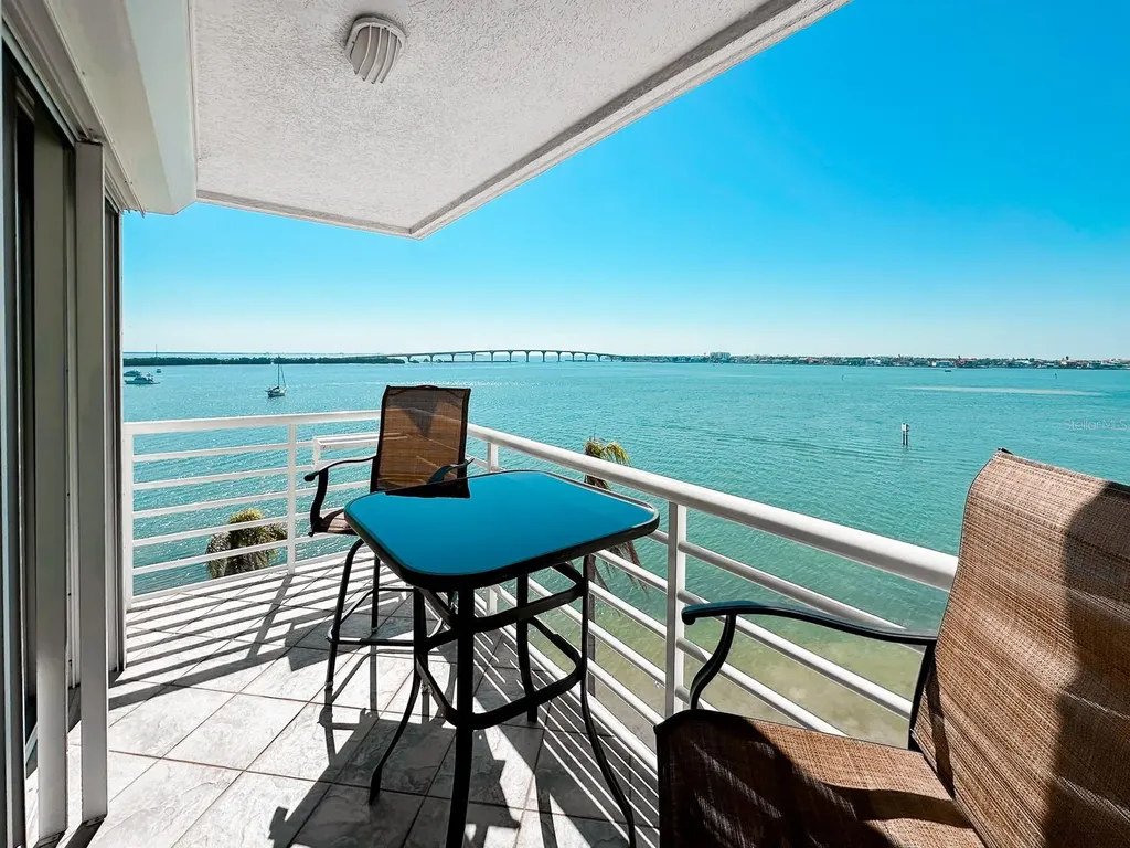 6105 Bahia Del Mar Circle St Petersburg FL 33715