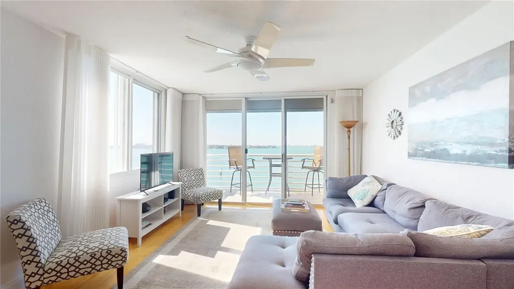 6105 Bahia Del Mar Circle St Petersburg FL 33715