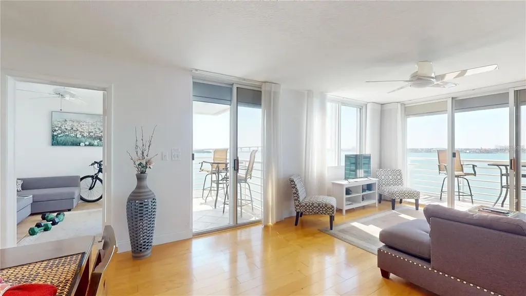6105 Bahia Del Mar Circle St Petersburg FL 33715