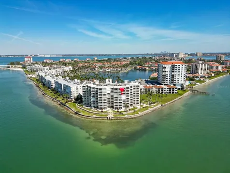 6105 Bahia Del Mar Circle St Petersburg FL 33715