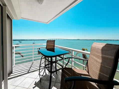 6105 Bahia Del Mar Circle St Petersburg FL 33715