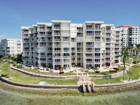 6105 Bahia Del Mar Circle St Petersburg FL 33715