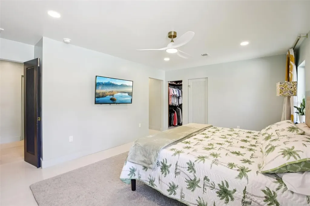 613 Buttonwood Drive Longboat Key FL 34228