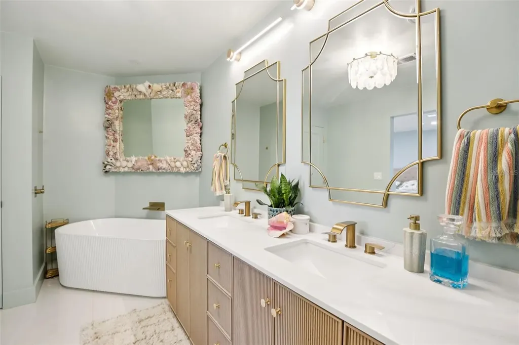613 Buttonwood Drive Longboat Key FL 34228