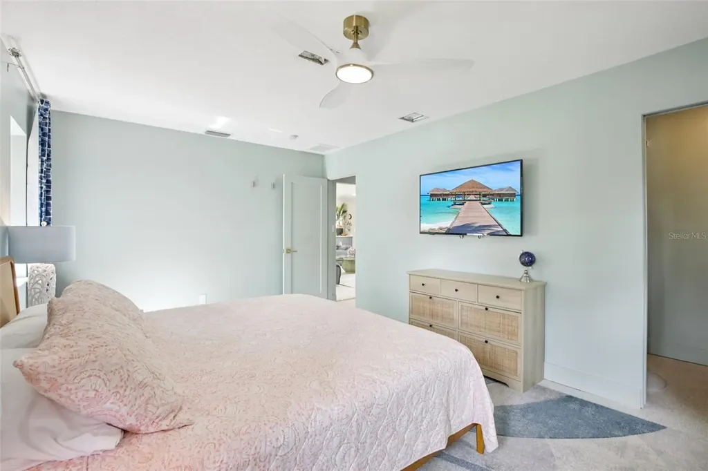 613 Buttonwood Drive Longboat Key FL 34228