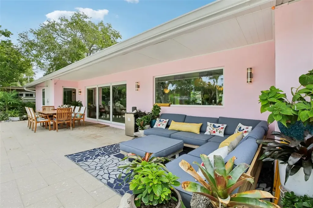 613 Buttonwood Drive Longboat Key FL 34228
