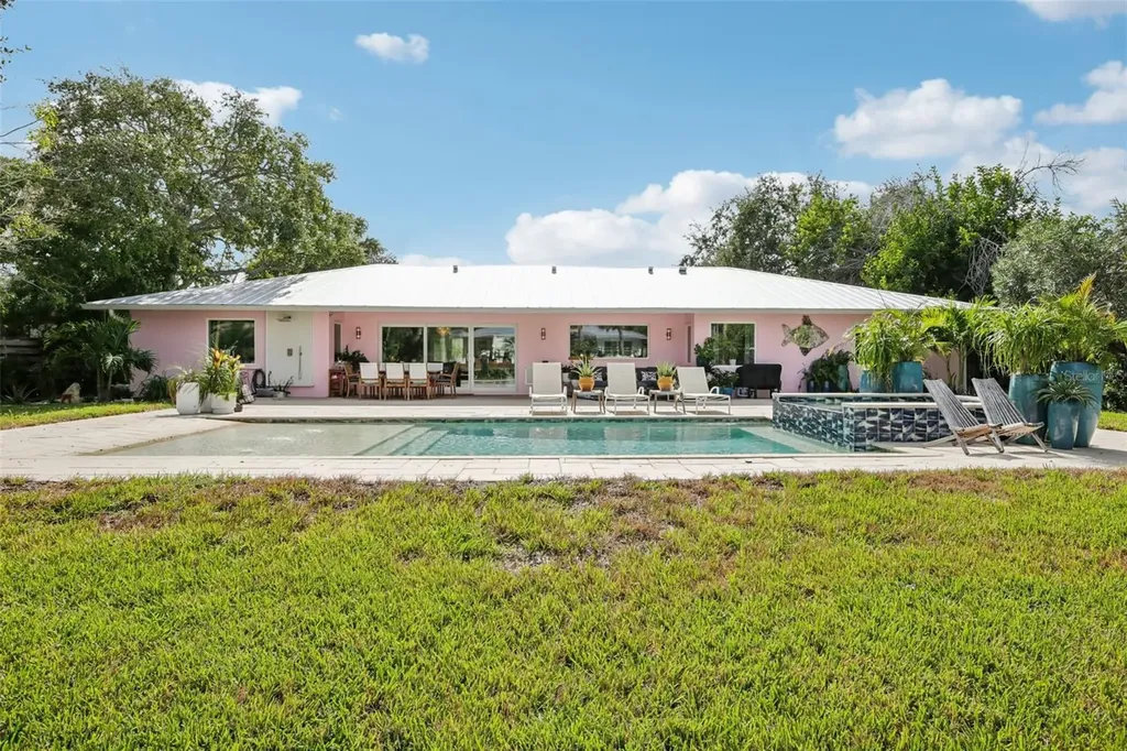 613 Buttonwood Drive Longboat Key FL 34228
