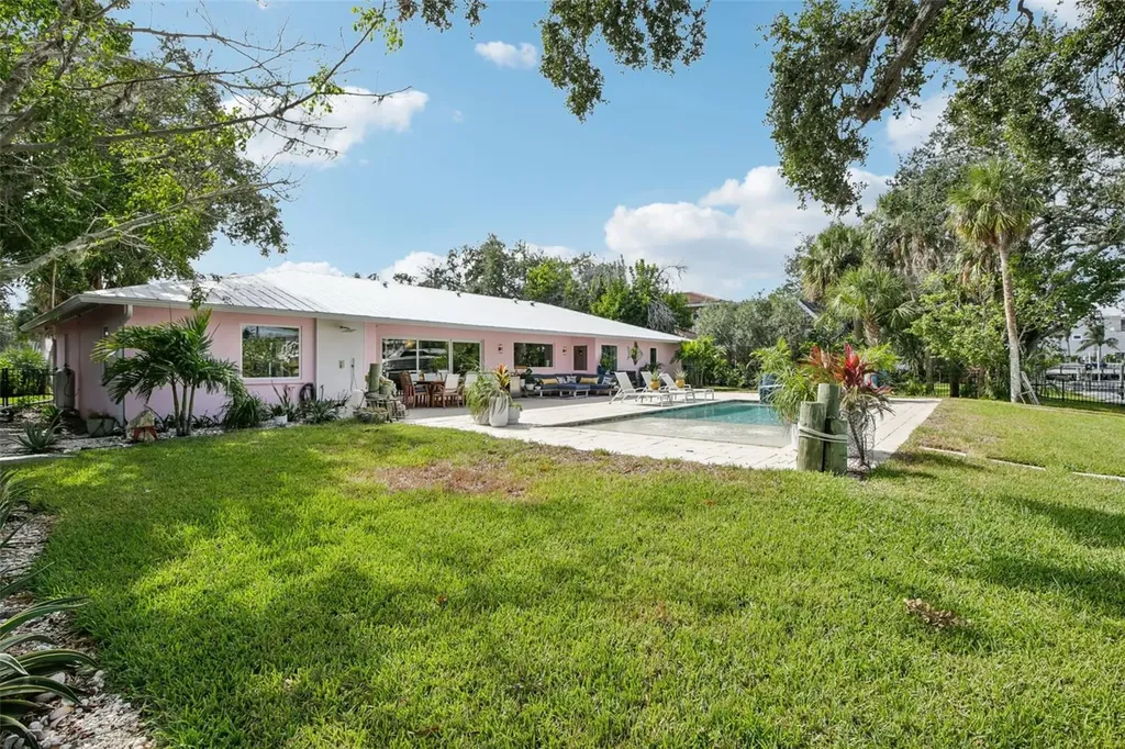 613 Buttonwood Drive Longboat Key FL 34228