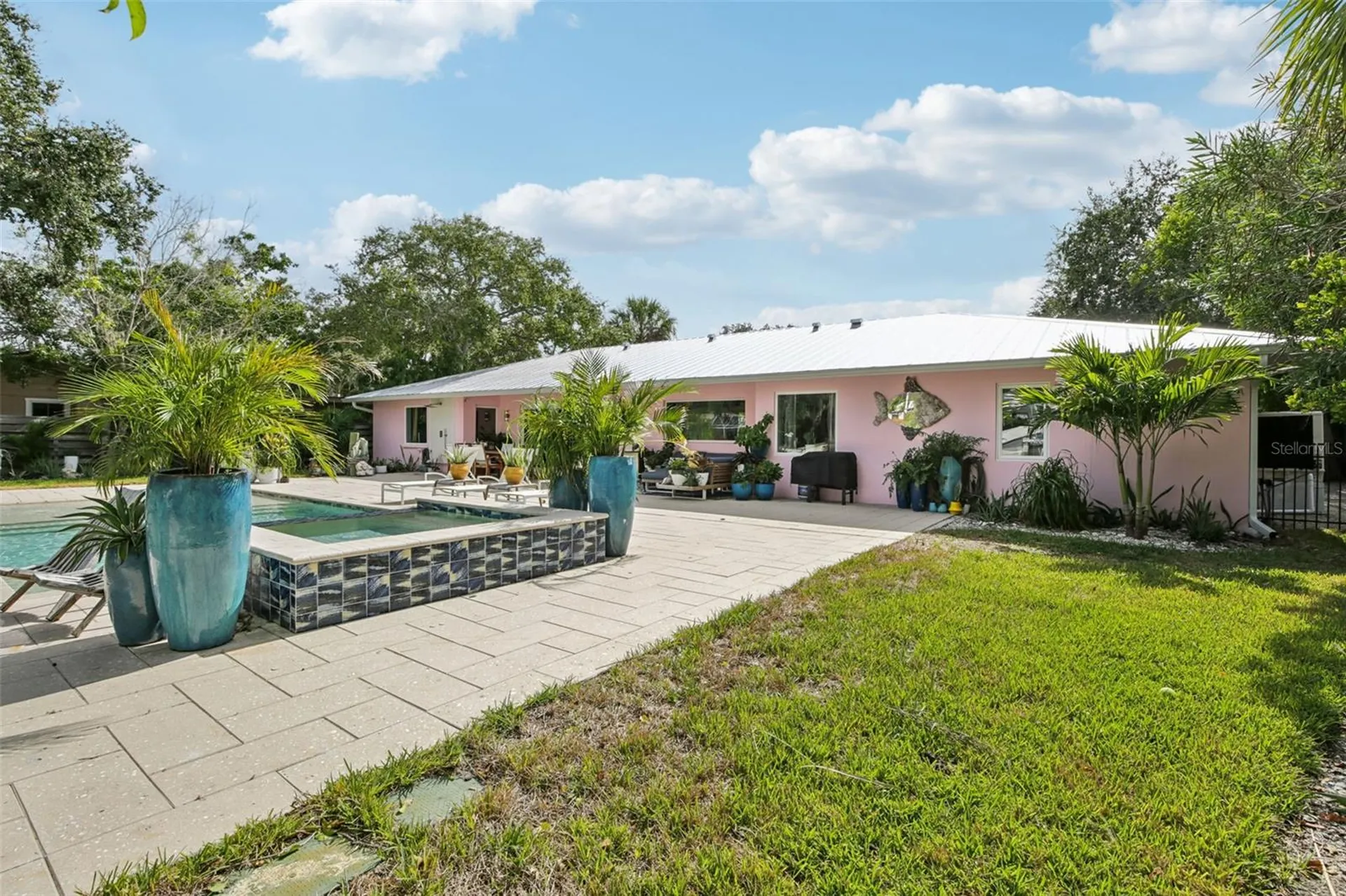 613 Buttonwood Drive Longboat Key FL 34228