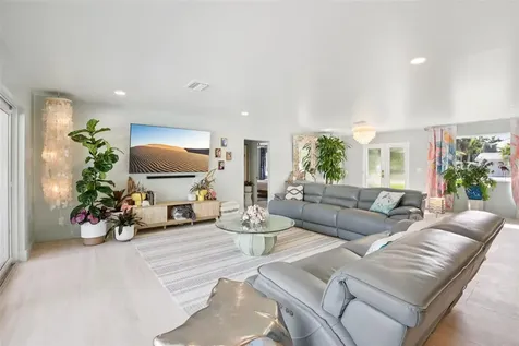 613 Buttonwood Drive Longboat Key FL 34228