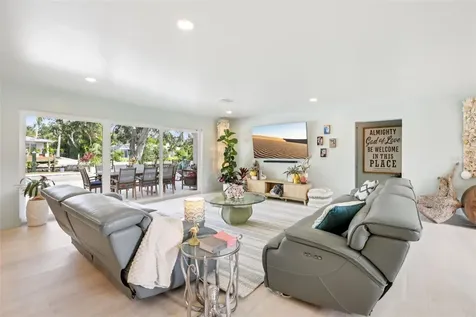 613 Buttonwood Drive Longboat Key FL 34228