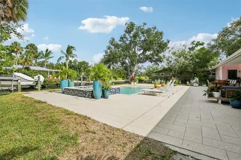 613 Buttonwood Drive Longboat Key FL 34228